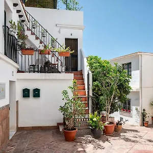 traditional-central-2-double-bed-apt-in-quiet-square.es-andalucia.com/